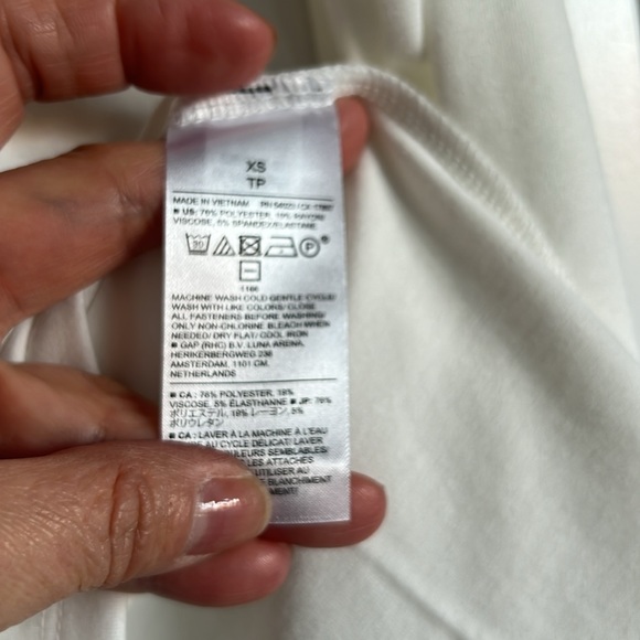 NWT! Banana Republic Soft Knit Top - Picture 5 of 5